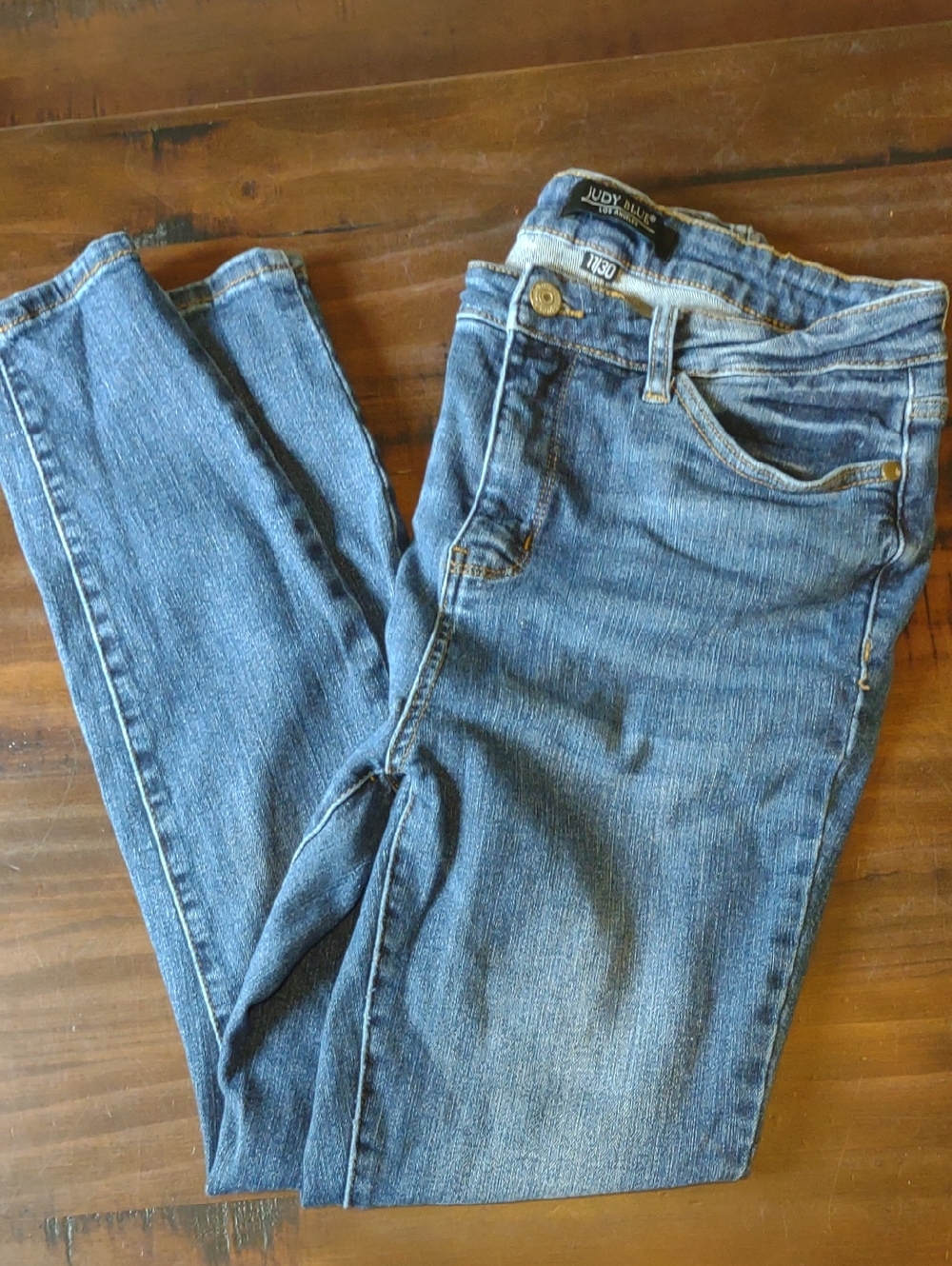 Judy Blue Medium Wash Skinny Jeans